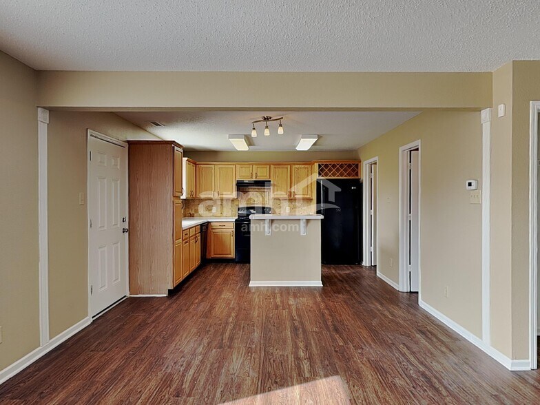 Building Photo - 6765 W Littleton Dr