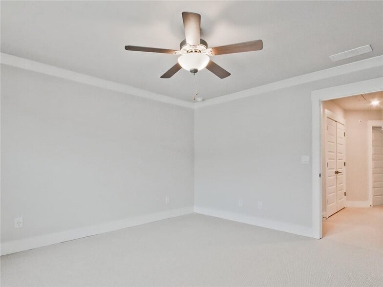 Building Photo - 1012 Knoxboro Ln