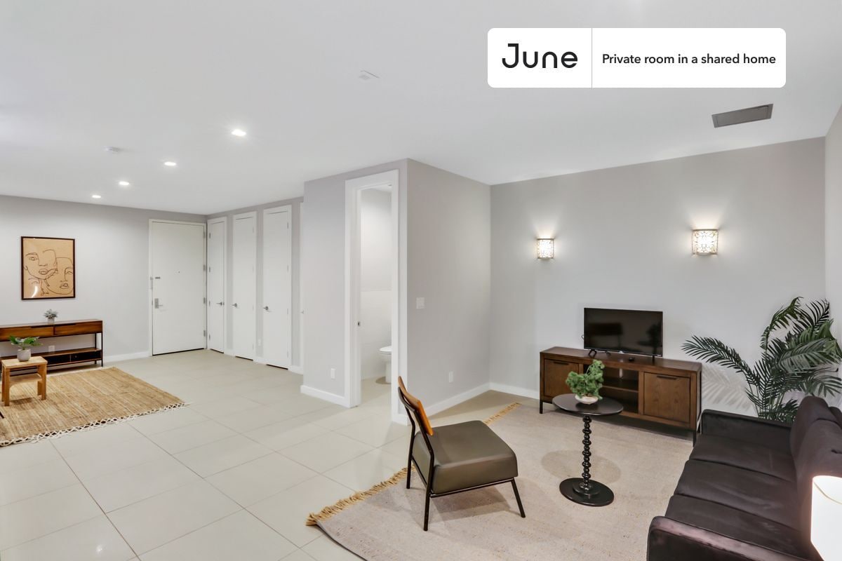 Building Photo - Room in Shared 5 bed/2.5 bath home in Bedford-Stuyvesant