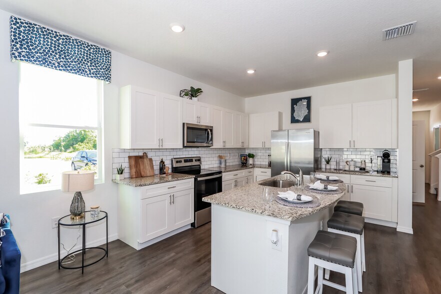Building Photo - 11861 Mountain Retreat Ln