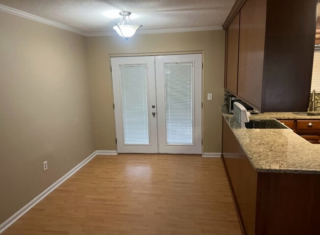 Building Photo - 1802 Marion Dr