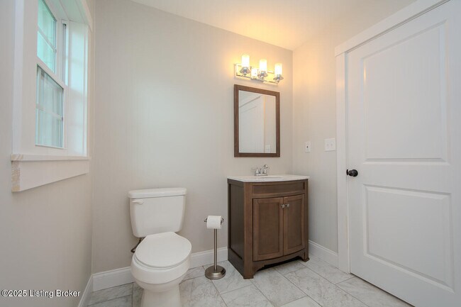 Building Photo - 6209 Applegate Ln