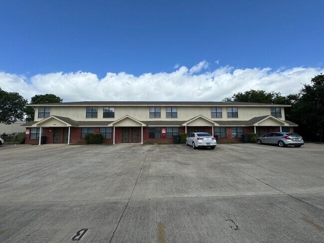 Building Photo - 3701 Ys Pak Ct