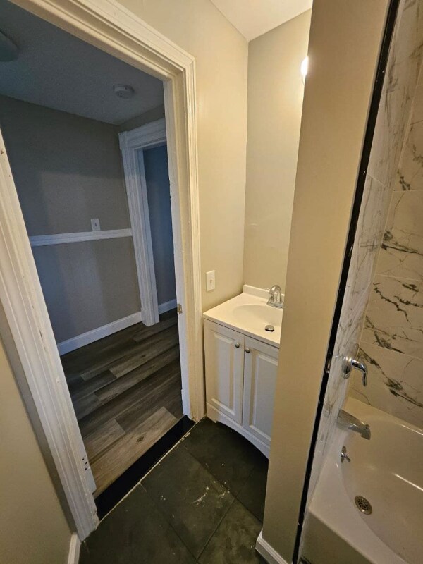 Building Photo - 123 Walnut St