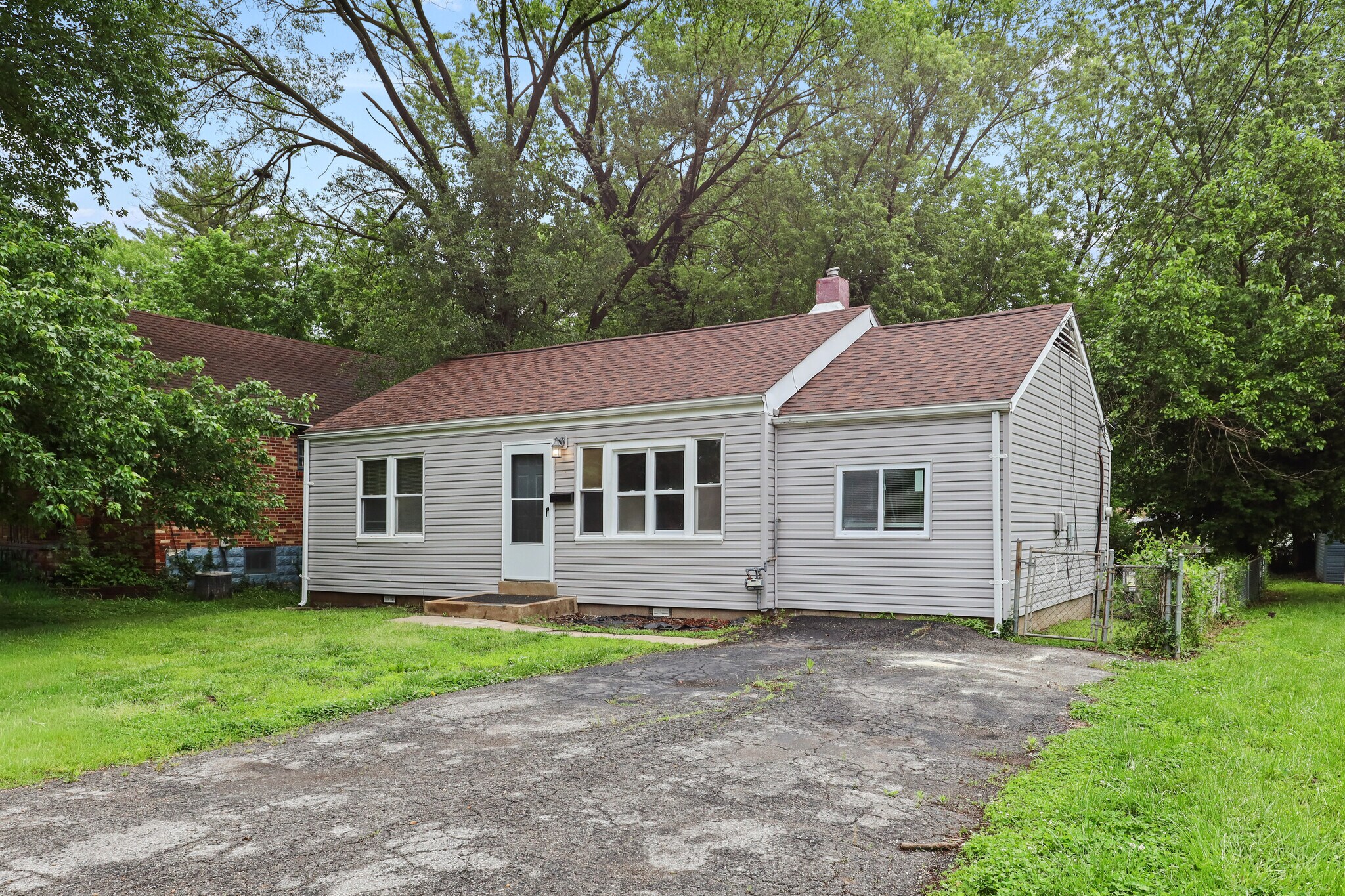 Building Photo - 408 S Harvey Ave