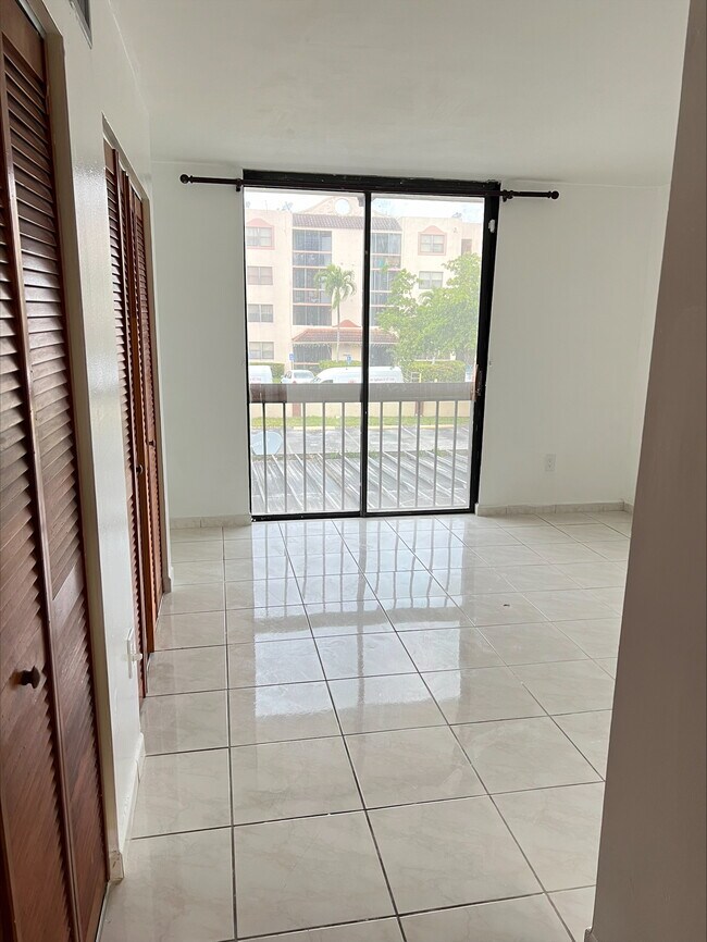 Building Photo - 12253 SW 16th Terrace