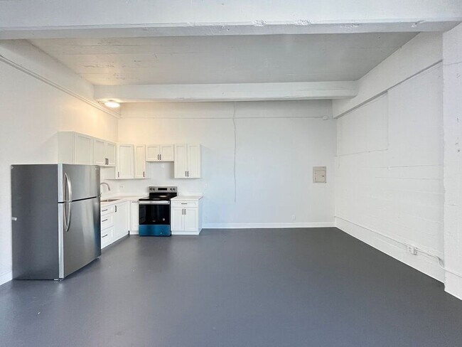 Building Photo - 1341 58th Ave