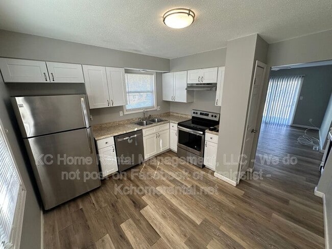 Building Photo - 10906 W 95th St