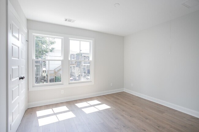 Building Photo - Downtown Savannah Carriage House New Construction