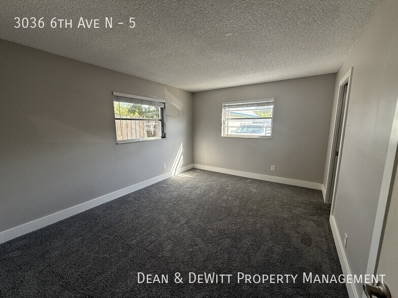 Building Photo - 1 Bed/1 Bath - Unit 5