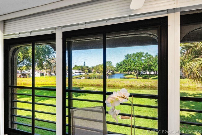 Building Photo - 10137 Mangrove Dr