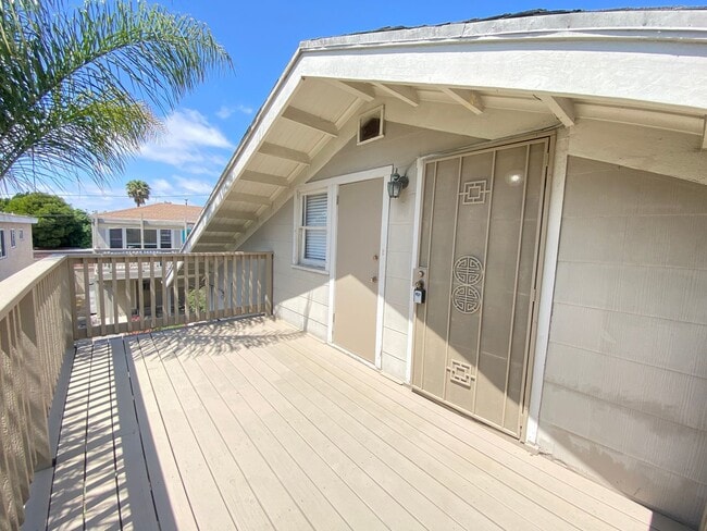 Primary Photo - Charming Upstairs 1-Bedroom – Just Steps A...