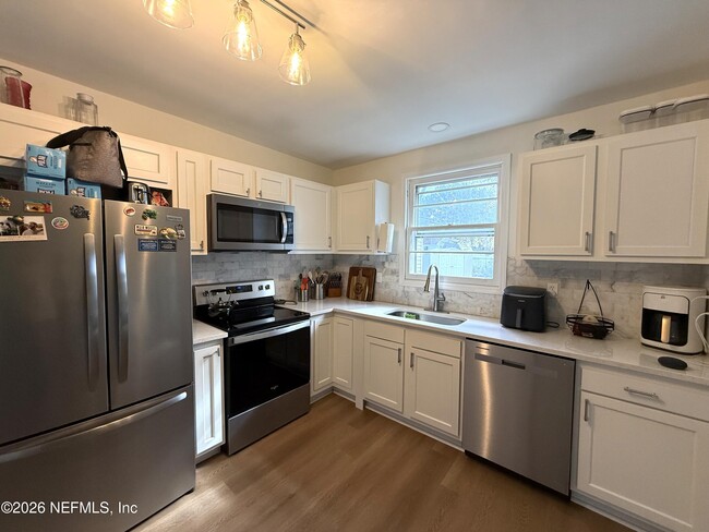 Building Photo - 5352 Appleton Ave