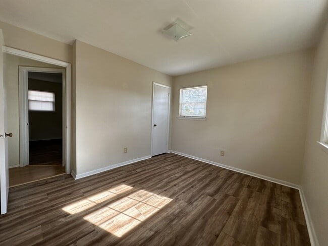 Building Photo - 3252 Club House Rd