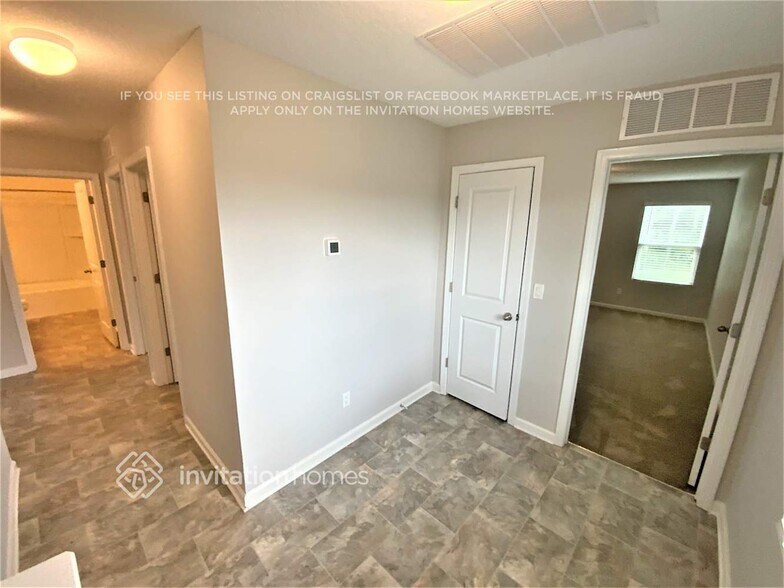 Building Photo - 212 Sawmill Forest Ct