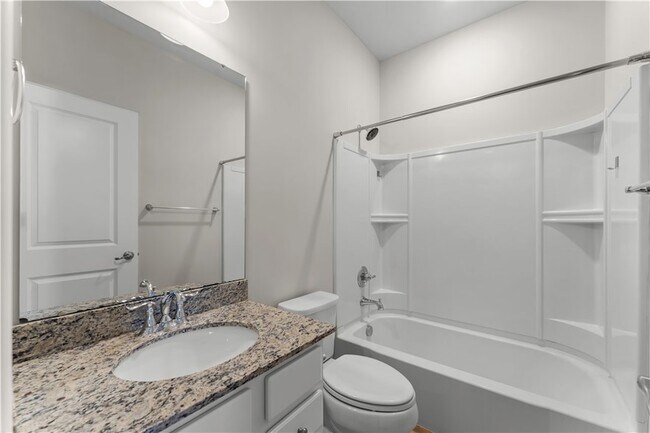 Building Photo - 410 Fairmont Dr
