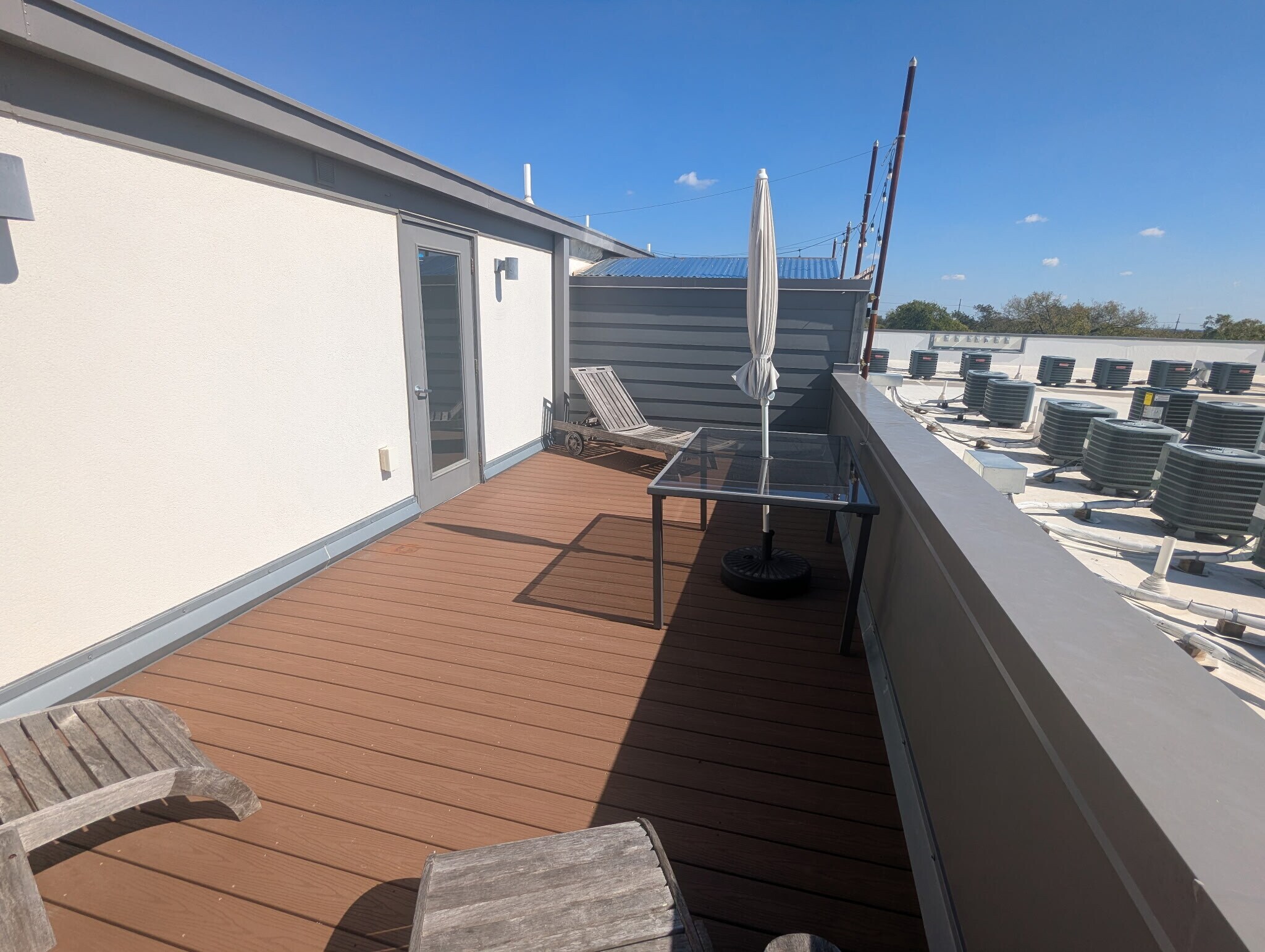 Private rooftop terrace - 2213 Poquito St