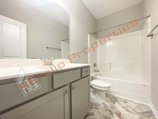 Building Photo - Beautiful Home with 4 Bedrooms, 3 Bathroom...