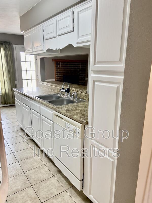 Building Photo - 247 Windbrooke Ln