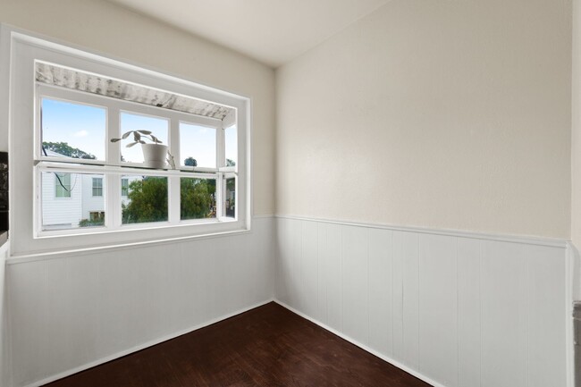 Building Photo - 431 Venice Way