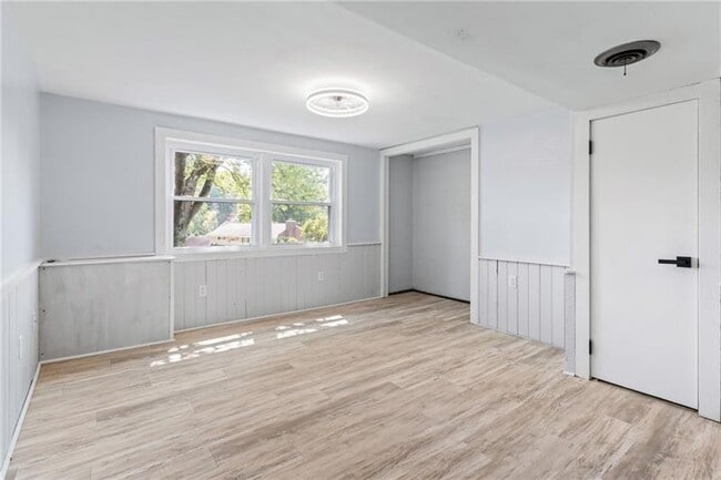 Building Photo - 4030 Circle Dr