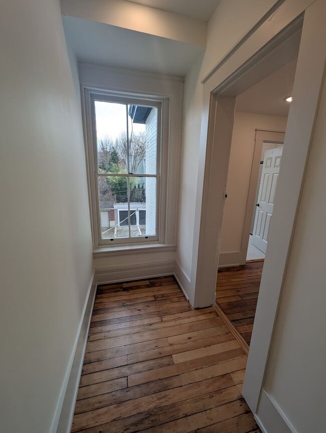 Building Photo - Gorgeous New 1 Bed 1 Bath Apartment in Historic Covington