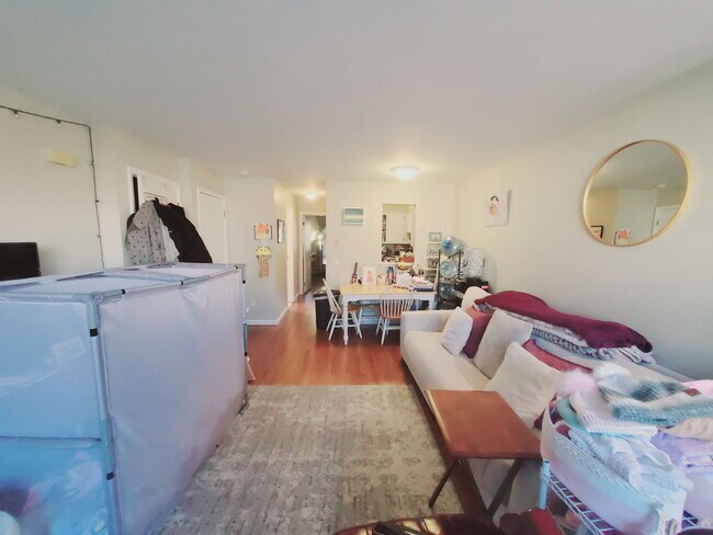 Building Photo - 24 Adams Ave