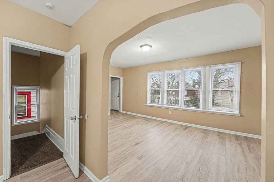 Building Photo - 3226 Carter St