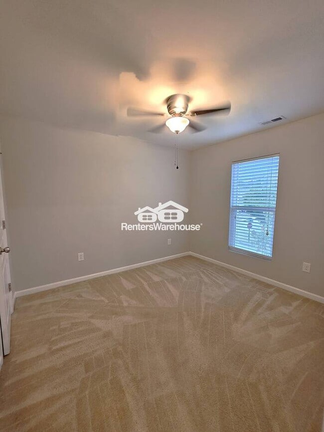 Building Photo - Beautiful 3-bedroom townhome in North Rale...