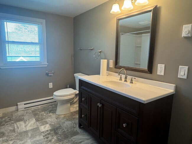 Building Photo - 3 Bedroom home in Lebanon