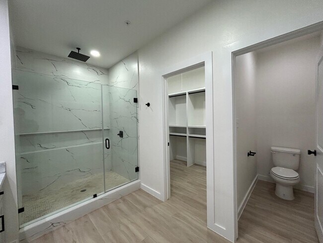 Building Photo - 6317 Krone Ln