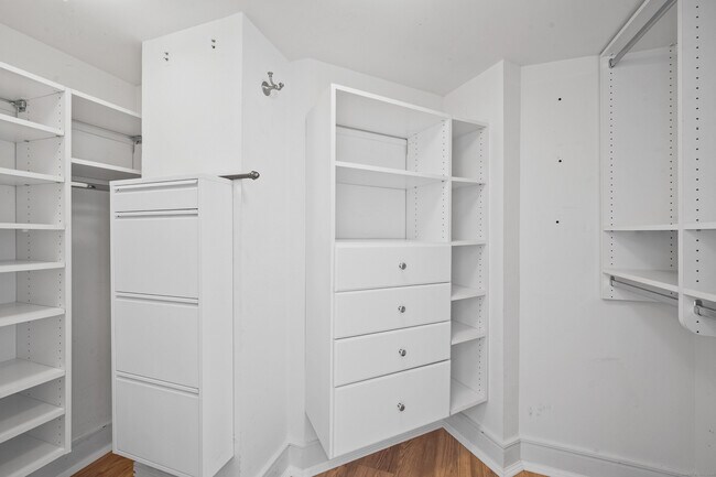 Building Photo - 25 Forest St