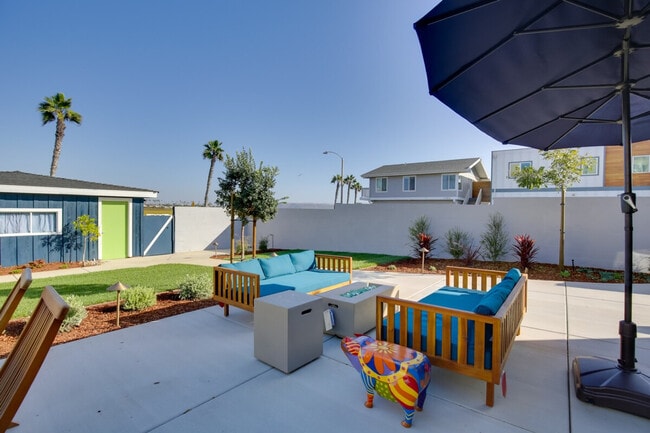 Building Photo - 1146 Seacoast Dr