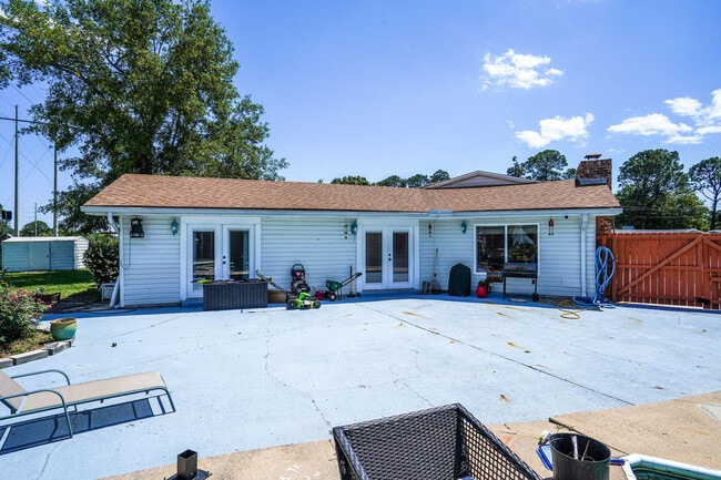 Building Photo - 601 Ironwood Dr