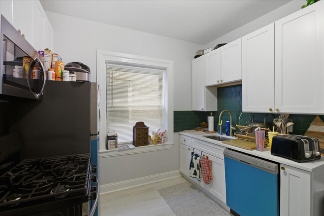 Building Photo - 1123 N Christiana Ave