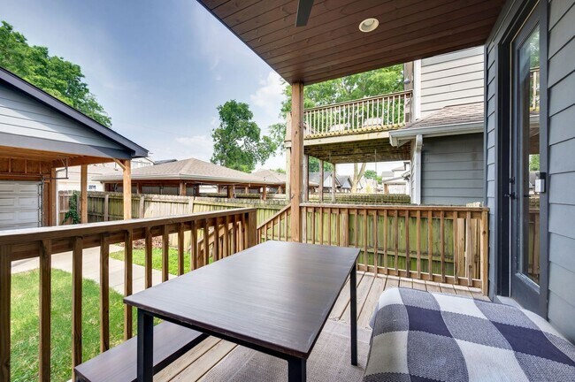 Building Photo - Stunning 3BE/3BA in one of Nashville's hottest neighborhood, The Nations!