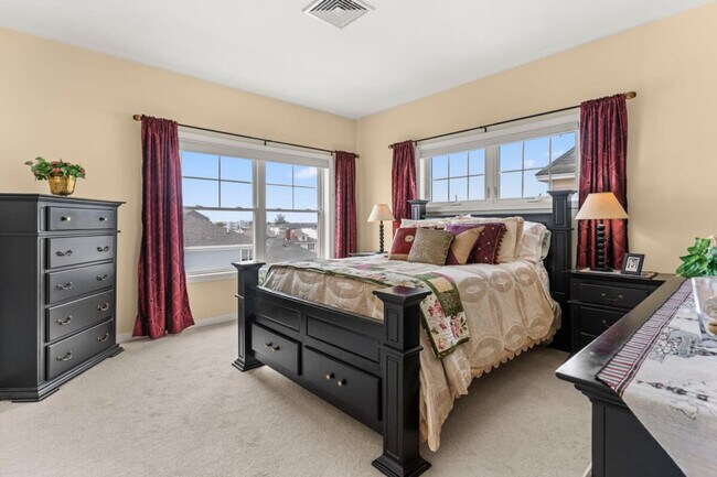 Building Photo - 15 K St