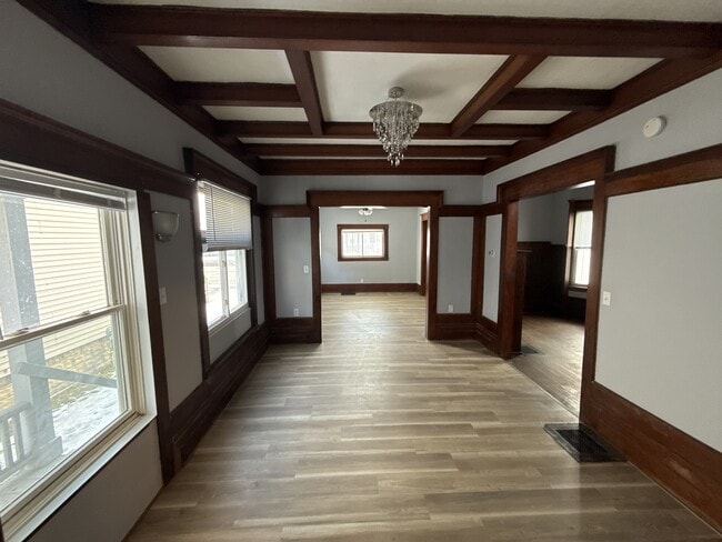 Primary Photo - 913 10th St