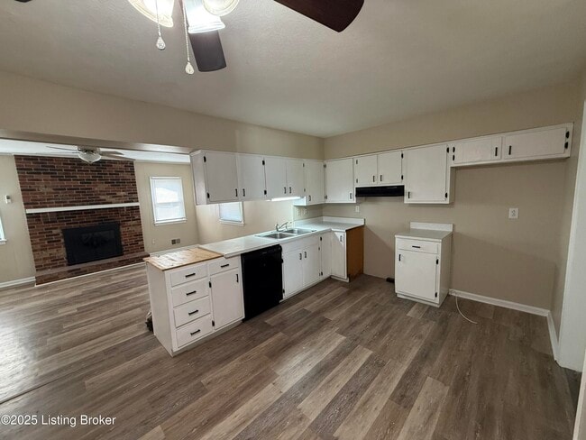 Building Photo - 6803 Taffy Ann Dr
