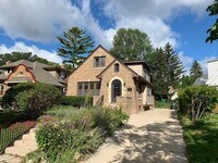 Building Photo - 4 Bedroom Single-Family House in Shorewood