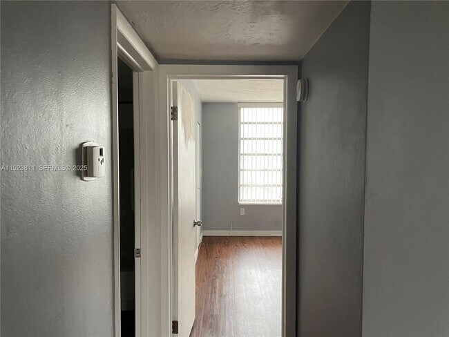 Building Photo - 1475 NE 125th Terrace