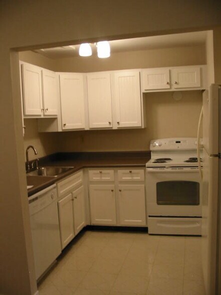 Building Photo - 4909 Crooks Rd