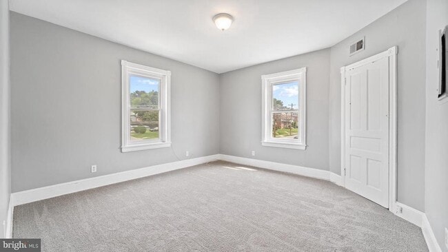 Building Photo - 203 S Springfield Rd