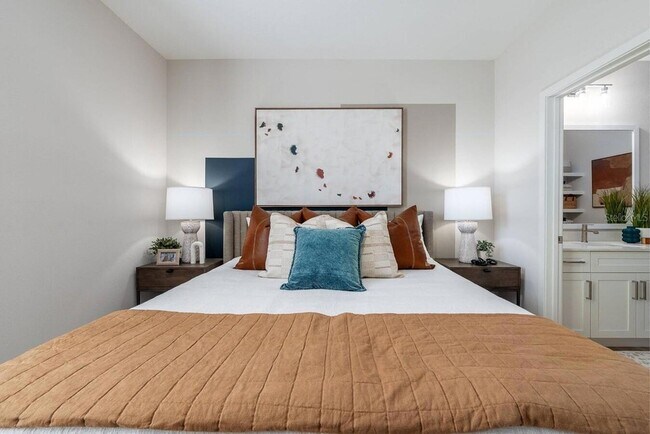 Building Photo - 3020 Base Blvd