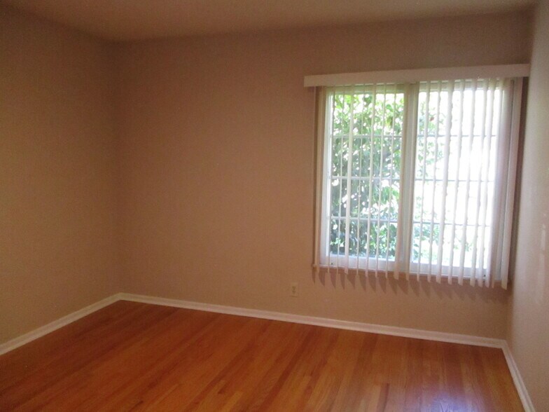 Building Photo - 12436 Cumpston St