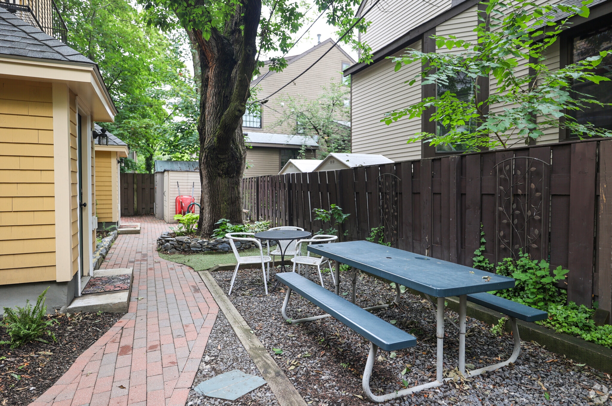 Building Photo - 50 Irving St