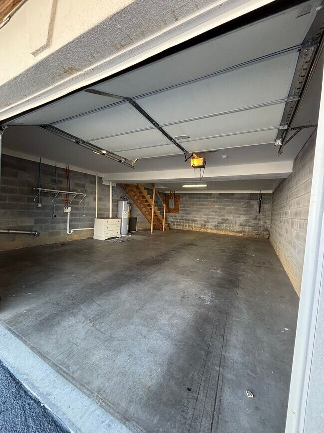 Building Photo - BEAUTIFUL 2 bed/2.5 bath condo in Jonesbor...