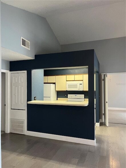 Building Photo - 537 Sun Ridge Pl