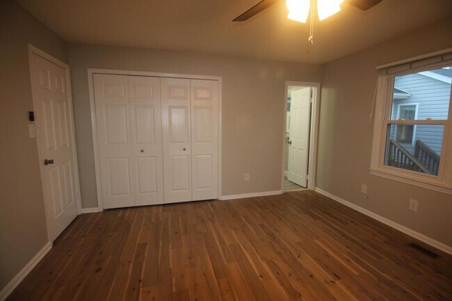 Building Photo - 9944 Murnane St