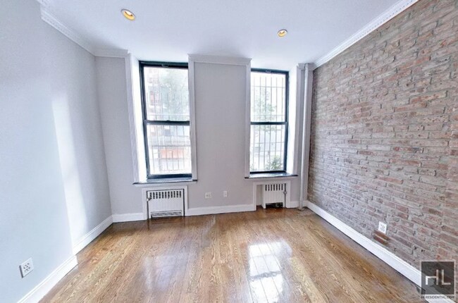 Building Photo - E 50TH ST.